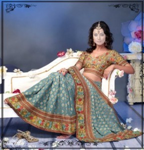 India_Gir in Saris